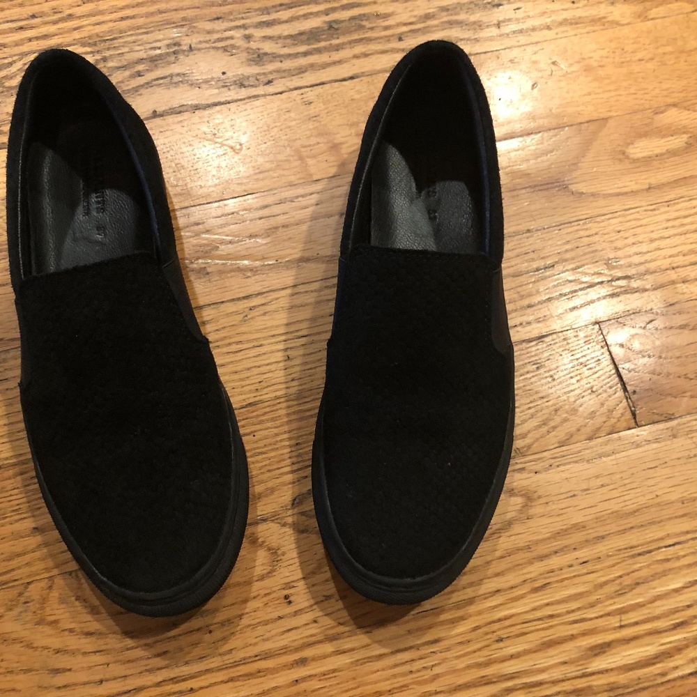 DONALD J PLINER SNAKESKIN PATTERN PLATFORM LOAFERS
